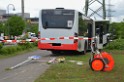 Schwerer Bus Unfall Koeln Porz Gremberghoven Neuenhofstr P179